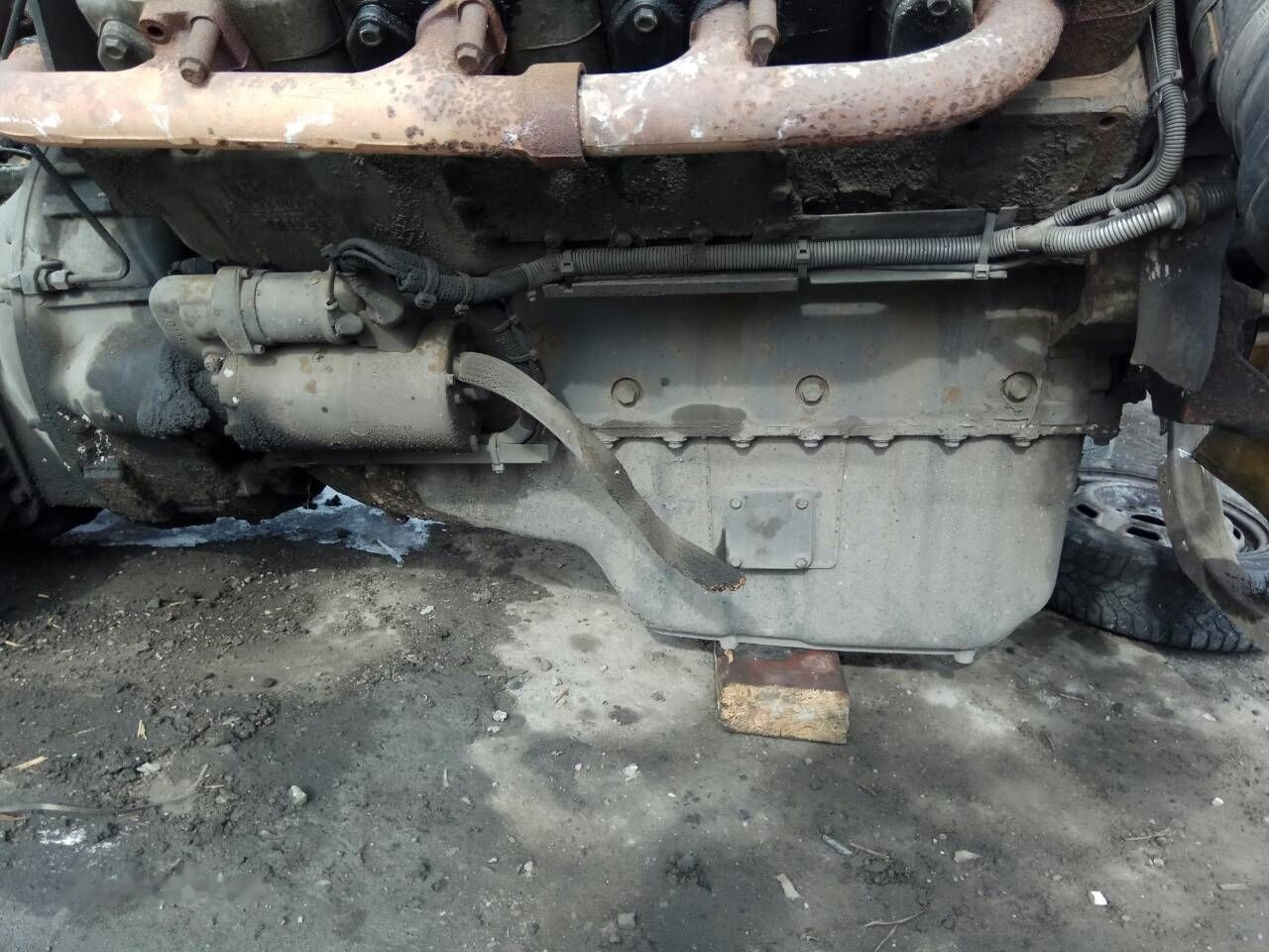 Motor für LKW Scania DSC1415 L02 460 E2   Scania 144 V8 460 E2: das Bild 6