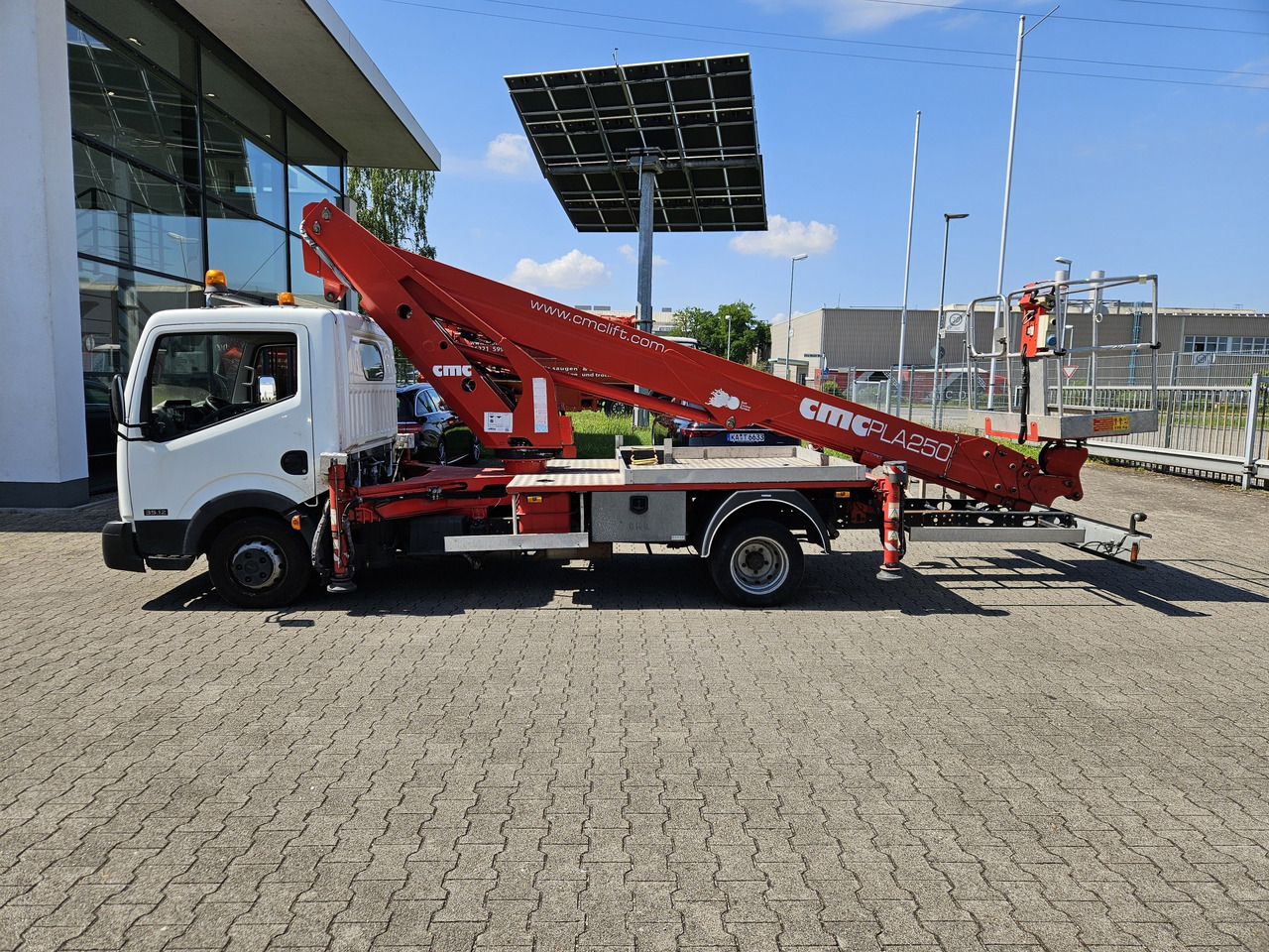 Nissan Cabstar CMC PLA 250 - 25m TOP nur 420 Stunden! - LKW mit Arbeitsbühne: das Bild 1 Nissan Cabstar CMC PLA 250 - 25m TOP nur 420 Stunden! - LKW mit Arbeitsbühne: das Bild 1