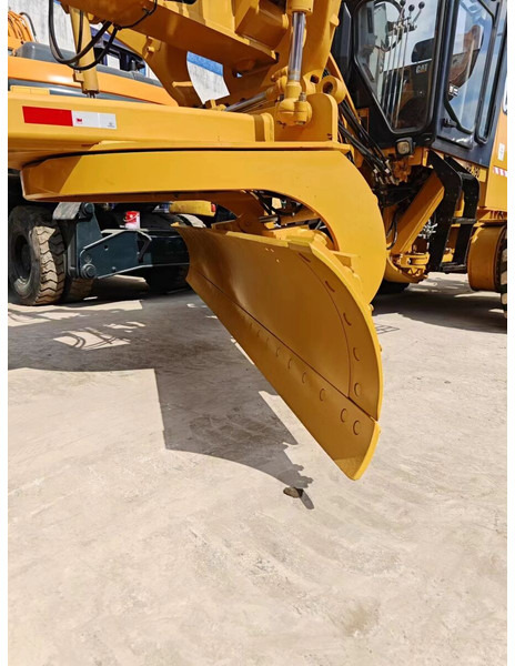 Grader Caterpillar 140K: das Bild 8