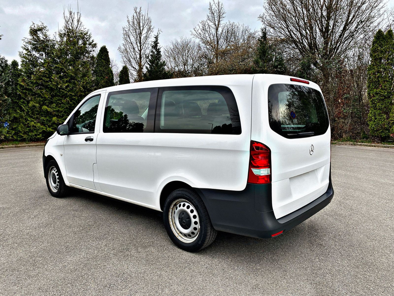 Mercedes-Benz Vito Tourer 114 CDI|Pro|Allrad|lang|8-Sitze|19% - Personentransporter: das Bild 5 Mercedes-Benz Vito Tourer 114 CDI|Pro|Allrad|lang|8-Sitze|19% - Personentransporter: das Bild 5