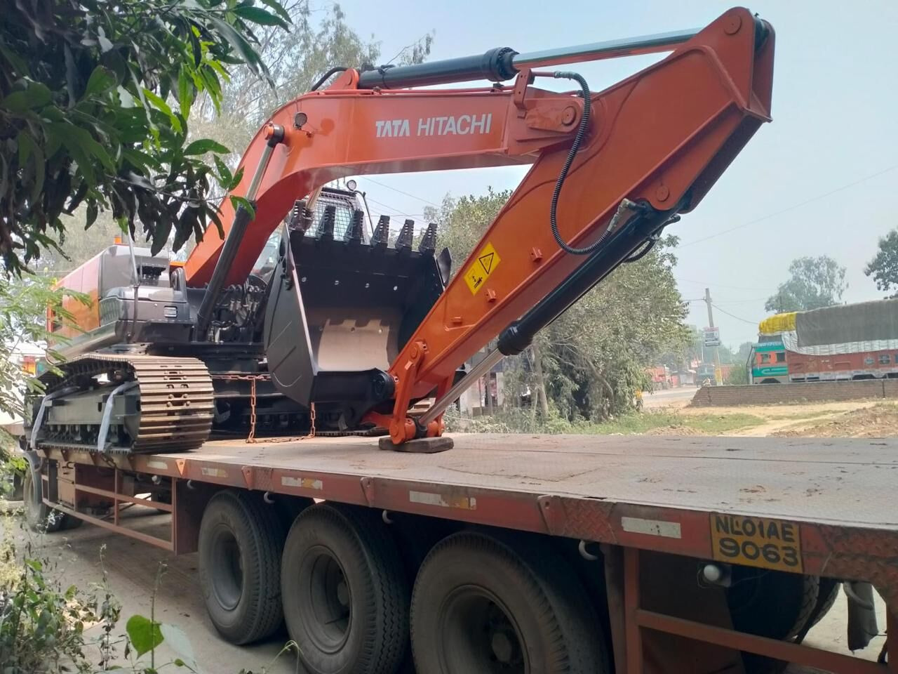 New Hitachi ZX220 LC tracked excavator - Kettenbagger: das Bild 5 New Hitachi ZX220 LC tracked excavator - Kettenbagger: das Bild 5