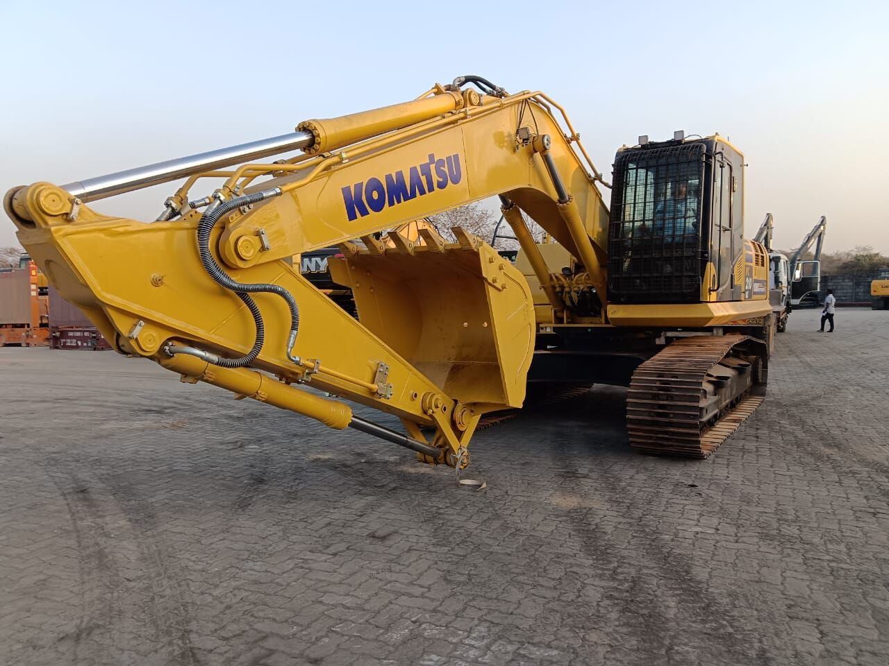 New Komatsu PC210 tracked excavator - Kettenbagger: das Bild 5 New Komatsu PC210 tracked excavator - Kettenbagger: das Bild 5