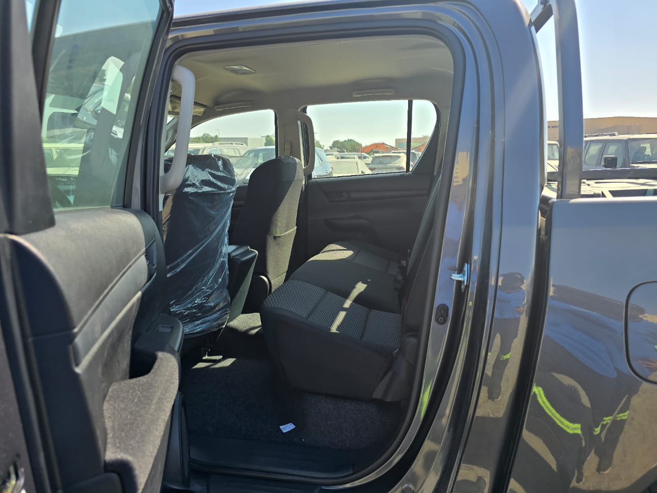 TOYOTA HILUX ACTIVE DOUBLE CAB - Pick-up, Transporter mit Doppelkabine: das Bild 3 TOYOTA HILUX ACTIVE DOUBLE CAB - Pick-up, Transporter mit Doppelkabine: das Bild 3