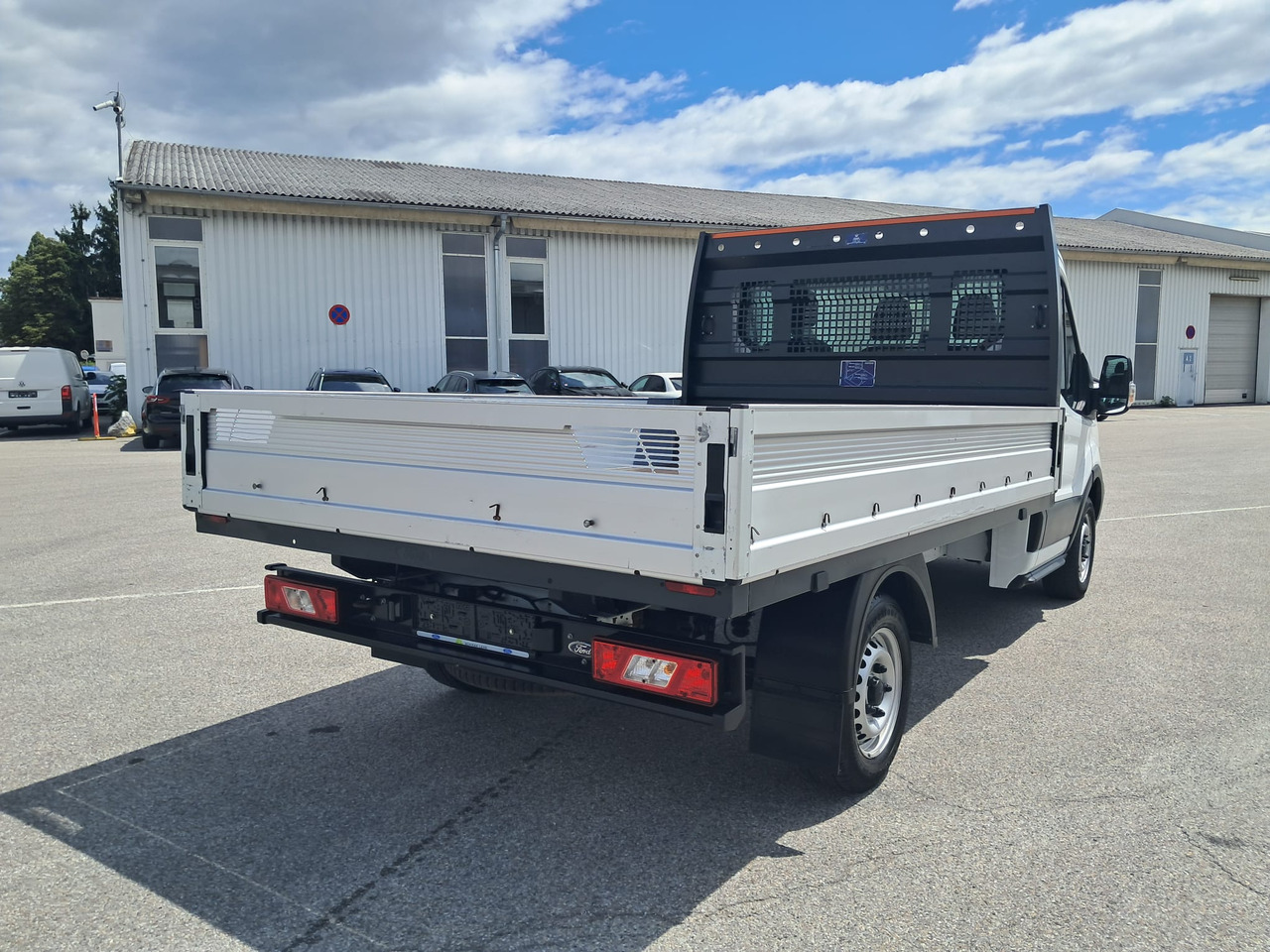 FORD TR Pritsche L2 | EZ 2018 | Euro 6 | Schaltgetr. - Pritsche Transporter: das Bild 5 FORD TR Pritsche L2 | EZ 2018 | Euro 6 | Schaltgetr. - Pritsche Transporter: das Bild 5