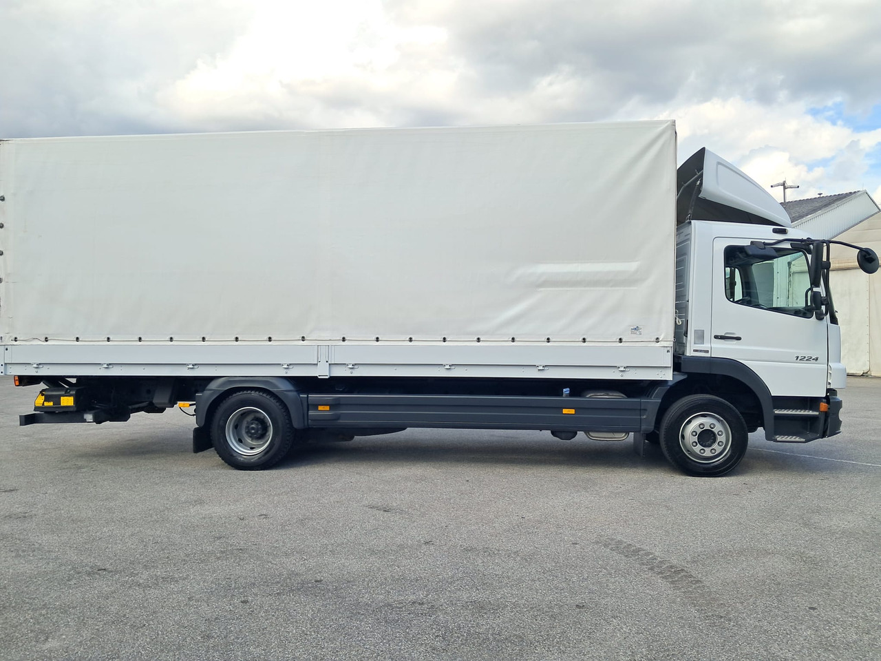 MERCEDES-BENZ ATEGO 12 24 Plane LBW | Klima | Schaltgetriebe - Plane LKW: das Bild 3 MERCEDES-BENZ ATEGO 12 24 Plane LBW | Klima | Schaltgetriebe - Plane LKW: das Bild 3