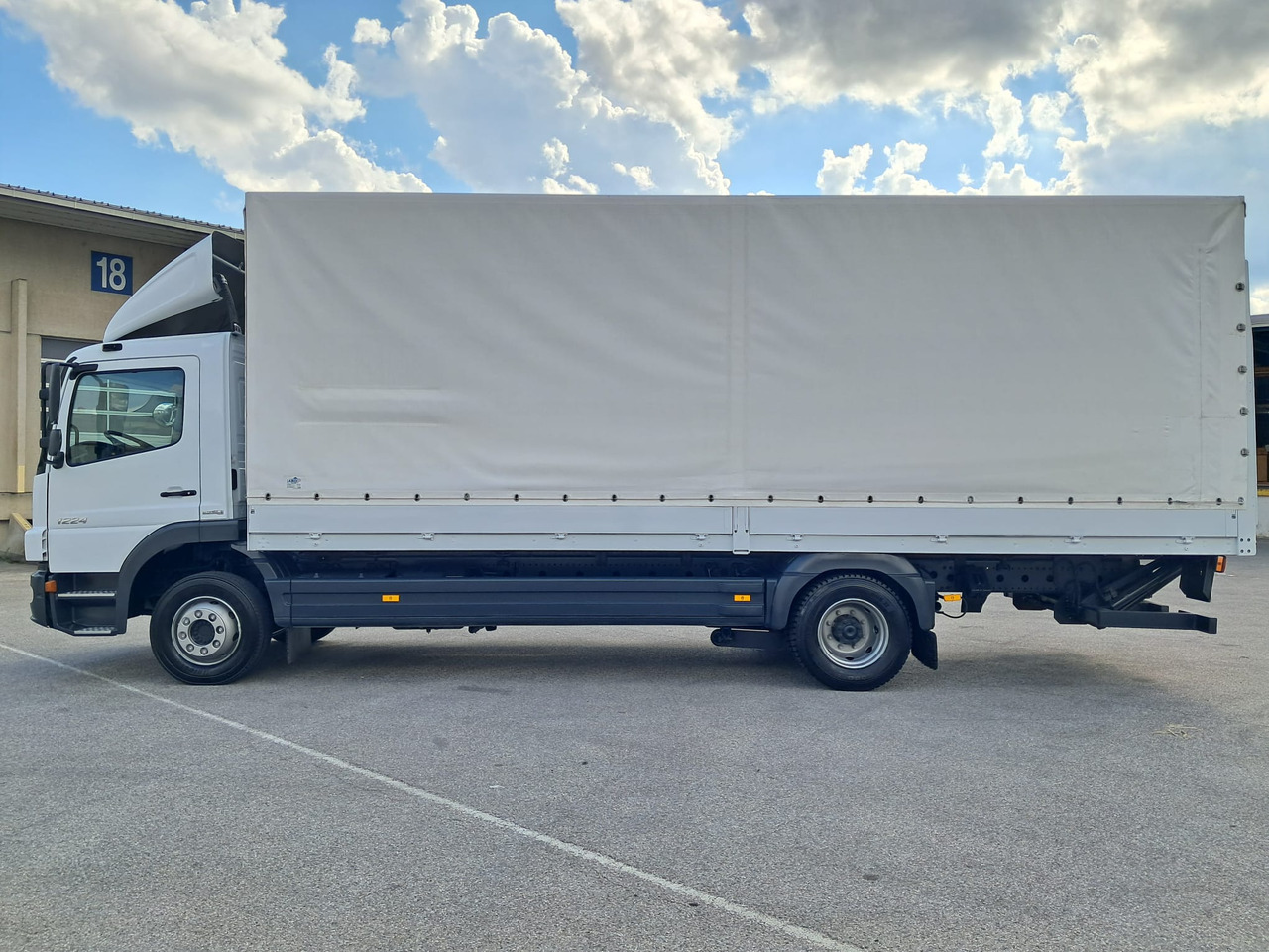 MERCEDES-BENZ ATEGO 12 24 Plane LBW | Klima | Schaltgetriebe - Plane LKW: das Bild 4 MERCEDES-BENZ ATEGO 12 24 Plane LBW | Klima | Schaltgetriebe - Plane LKW: das Bild 4