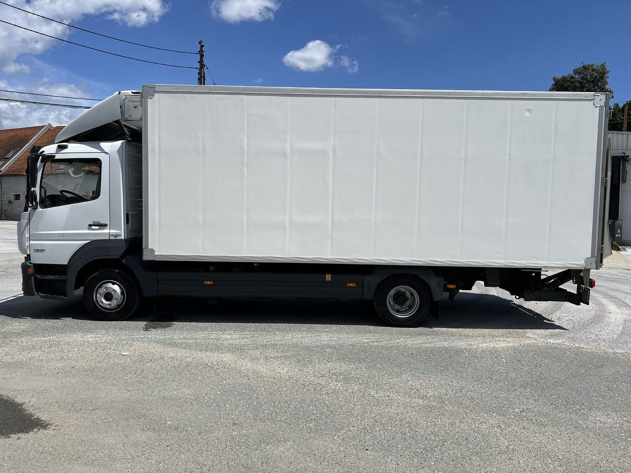 MERCEDES-BENZ Mercedes-Benz Atego 1221 Kühlkoffer mit LBW | EZ 2016 | | Klima | Tempomat | Diff. Hinterachse - Kühlkoffer LKW: das Bild 3 MERCEDES-BENZ Mercedes-Benz Atego 1221 Kühlkoffer mit LBW | EZ 2016 | | Klima | Tempomat | Diff. Hinterachse - Kühlkoffer LKW: das Bild 3