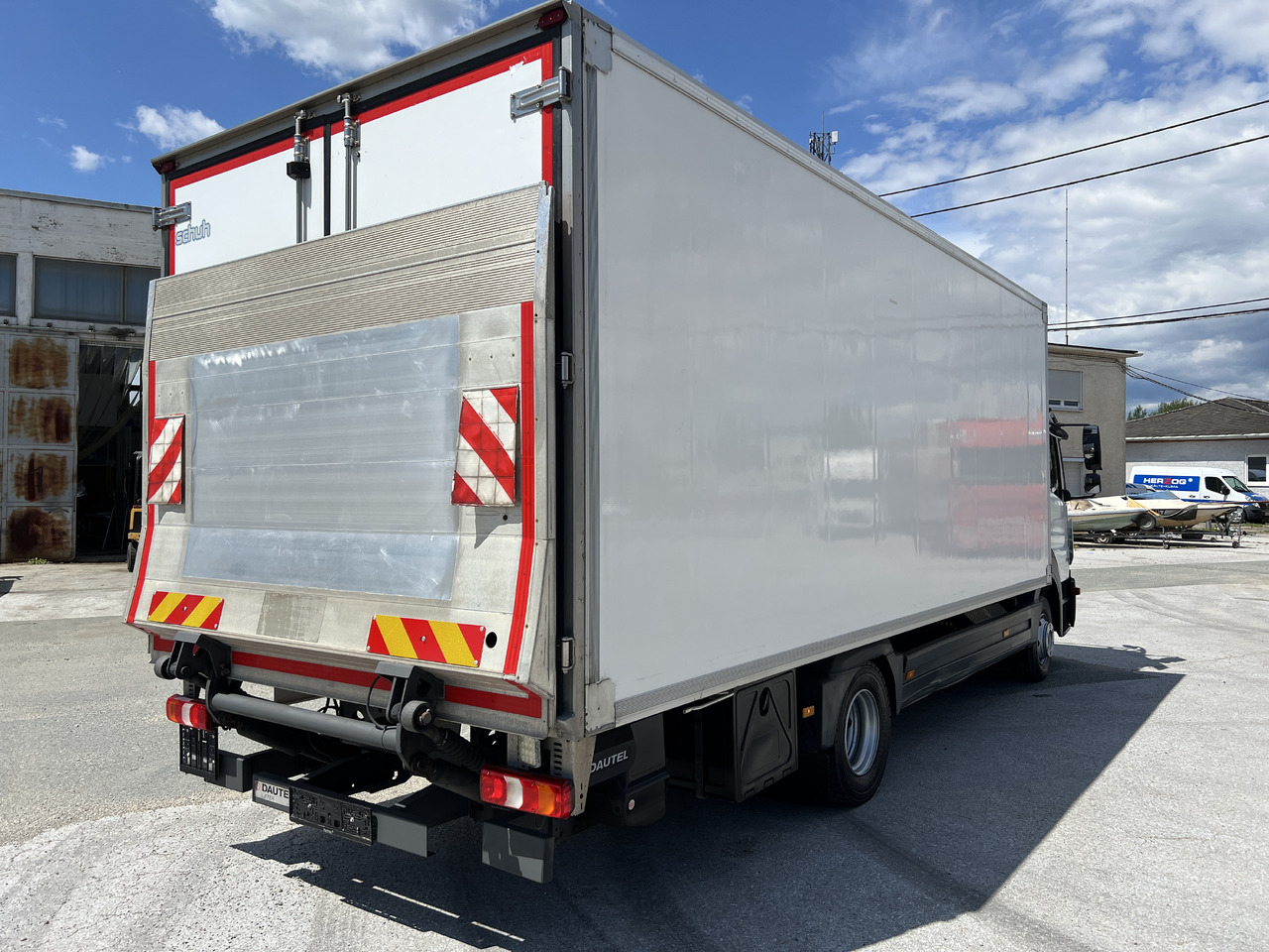 MERCEDES-BENZ Mercedes-Benz Atego 1221 Kühlkoffer mit LBW | EZ 2016 | | Klima | Tempomat | Diff. Hinterachse - Kühlkoffer LKW: das Bild 5 MERCEDES-BENZ Mercedes-Benz Atego 1221 Kühlkoffer mit LBW | EZ 2016 | | Klima | Tempomat | Diff. Hinterachse - Kühlkoffer LKW: das Bild 5