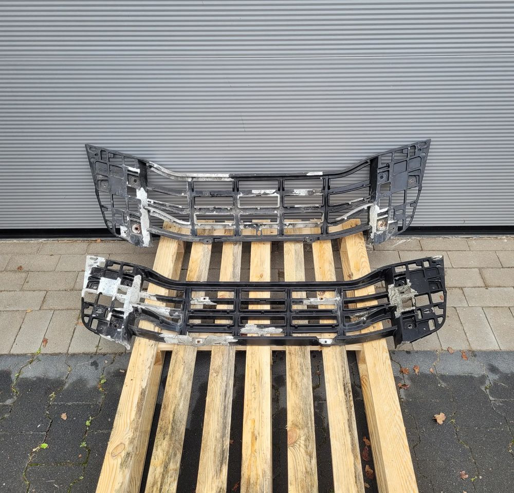 GRILL ŁAWKA MOCOWANIE IVECO S WAY 5802304012 CHWALIM116 - Karosserie und Außen für LKW: das Bild 1 GRILL ŁAWKA MOCOWANIE IVECO S WAY 5802304012 CHWALIM116 - Karosserie und Außen für LKW: das Bild 1
