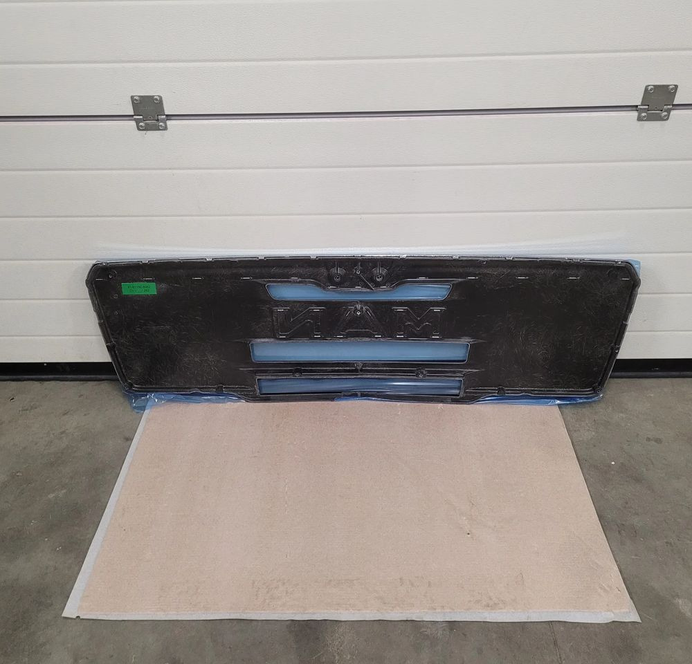 GRILL MAN TGL TGM EURO5 EEV ORYGINAŁ NOWY - Kühlergrill für LKW: das Bild 2 GRILL MAN TGL TGM EURO5 EEV ORYGINAŁ NOWY - Kühlergrill für LKW: das Bild 2