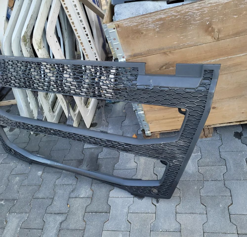 GRILL VOLVO FH4 ORYGINAŁ - Kühlergrill für LKW: das Bild 2 GRILL VOLVO FH4 ORYGINAŁ - Kühlergrill für LKW: das Bild 2