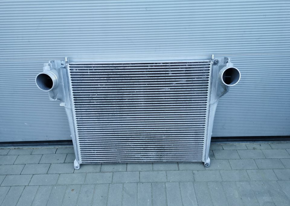 Interkühler INTERCOOLER MERCREES ACTROS MP4 A9605000002: das Bild 1