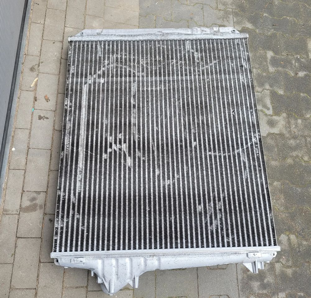 INTERCOOLER RENAULT GAMA T ORYGINAL SZCZELNA 7421892738 CHWALIM116 - Kühlsystem für LKW: das Bild 2 INTERCOOLER RENAULT GAMA T ORYGINAL SZCZELNA 7421892738 CHWALIM116 - Kühlsystem für LKW: das Bild 2