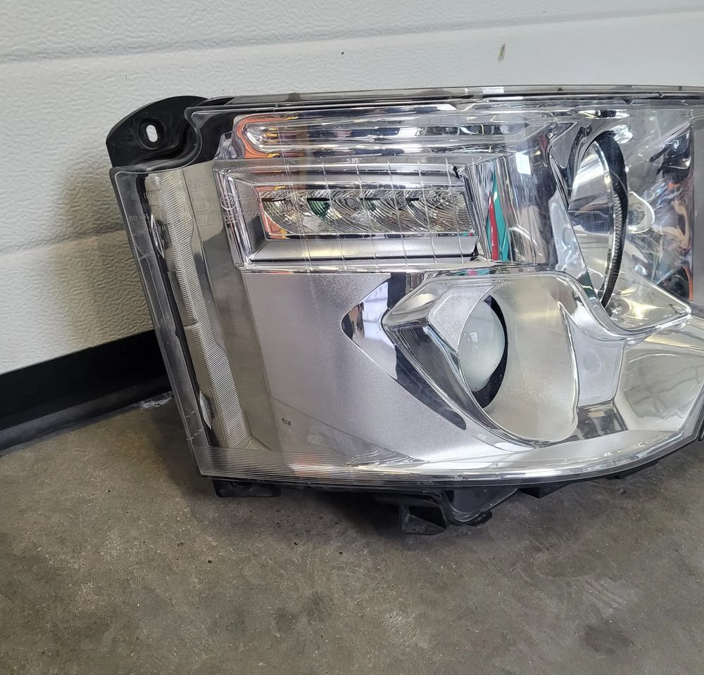 LAMPA LEWA RANGE T RENAULT LED OM 7482251329 - Karosserie und Außen für LKW: das Bild 3 LAMPA LEWA RANGE T RENAULT LED OM 7482251329 - Karosserie und Außen für LKW: das Bild 3