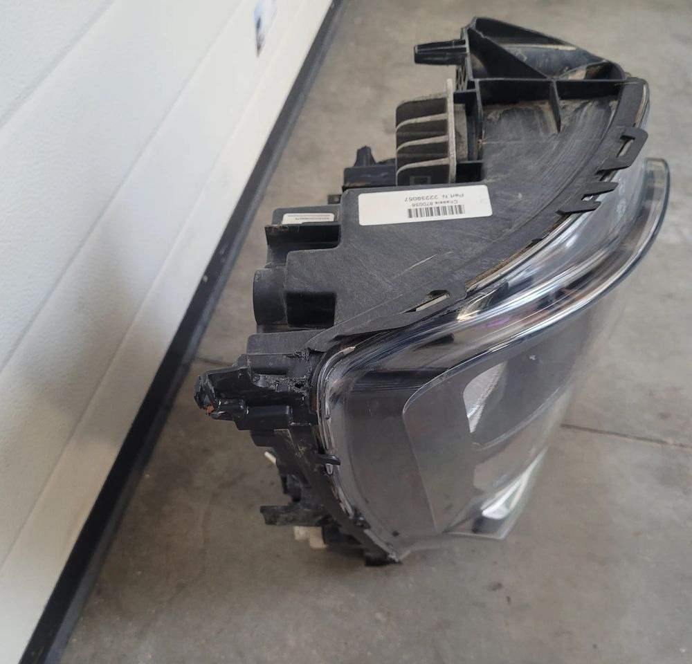 LAMPA VOLVO FMX RH ORYGINAŁ 22239057 CHWALIM116 - Karosserie und Außen für LKW: das Bild 3 LAMPA VOLVO FMX RH ORYGINAŁ 22239057 CHWALIM116 - Karosserie und Außen für LKW: das Bild 3