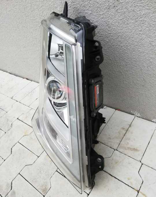 LAMPA XENON VOLVO FH4 FH 4 FM RH ORYGINAŁ - Hauptscheinwerfer für LKW: das Bild 2 LAMPA XENON VOLVO FH4 FH 4 FM RH ORYGINAŁ - Hauptscheinwerfer für LKW: das Bild 2