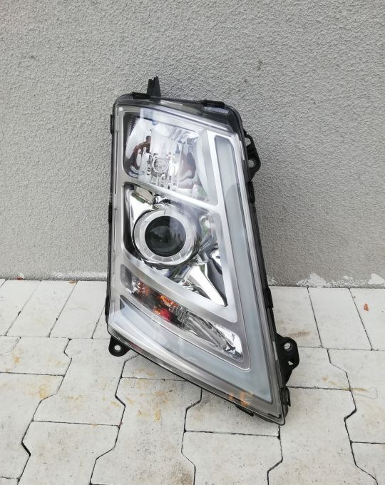 LAMPA XENON VOLVO FH4 FH 4 FM RH ORYGINAŁ - Hauptscheinwerfer für LKW: das Bild 1 LAMPA XENON VOLVO FH4 FH 4 FM RH ORYGINAŁ - Hauptscheinwerfer für LKW: das Bild 1