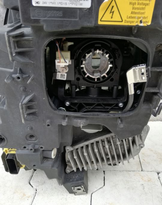 LAMPA XENON VOLVO FH4 FH 4 FM RH ORYGINAŁ - Hauptscheinwerfer für LKW: das Bild 4 LAMPA XENON VOLVO FH4 FH 4 FM RH ORYGINAŁ - Hauptscheinwerfer für LKW: das Bild 4