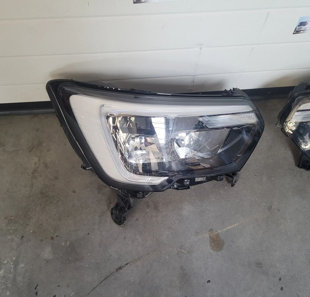 LAMPY RENAULT MASTER 3 ORYGINAŁ CHWALIM116 USZKODZONE - Lichter/ Leuchten für Transporter: das Bild 3 LAMPY RENAULT MASTER 3 ORYGINAŁ CHWALIM116 USZKODZONE - Lichter/ Leuchten für Transporter: das Bild 3