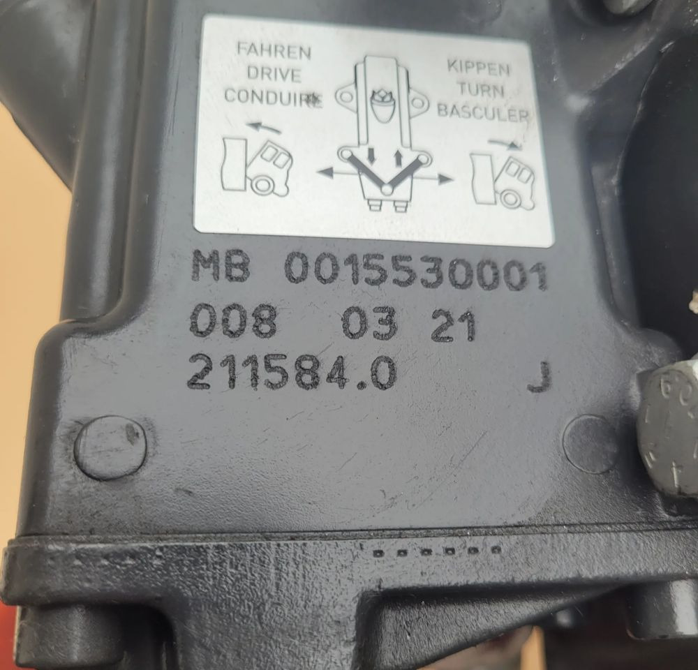 POMPKA PODNOSZENIA KABINY MERCEDES ATEGO NOWY ORYGINAŁ 0015530001 CHWALIM116 - Fahrerhausaufhängung für LKW: das Bild 2 POMPKA PODNOSZENIA KABINY MERCEDES ATEGO NOWY ORYGINAŁ 0015530001 CHWALIM116 - Fahrerhausaufhängung für LKW: das Bild 2