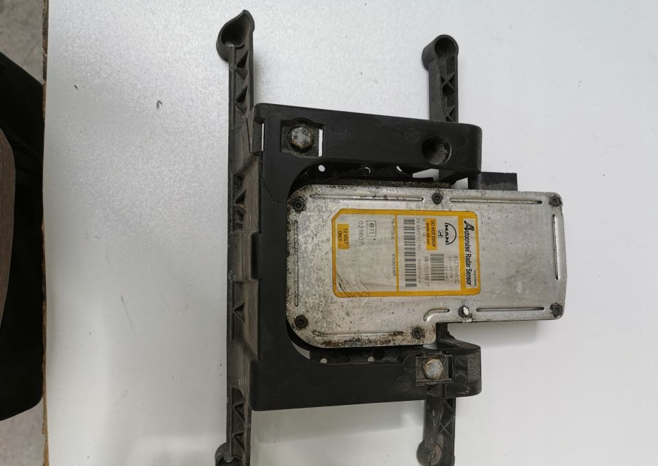 RADAR DYSTRONIK MAN 81.27610-0012 - Sensor für LKW: das Bild 1 RADAR DYSTRONIK MAN 81.27610-0012 - Sensor für LKW: das Bild 1