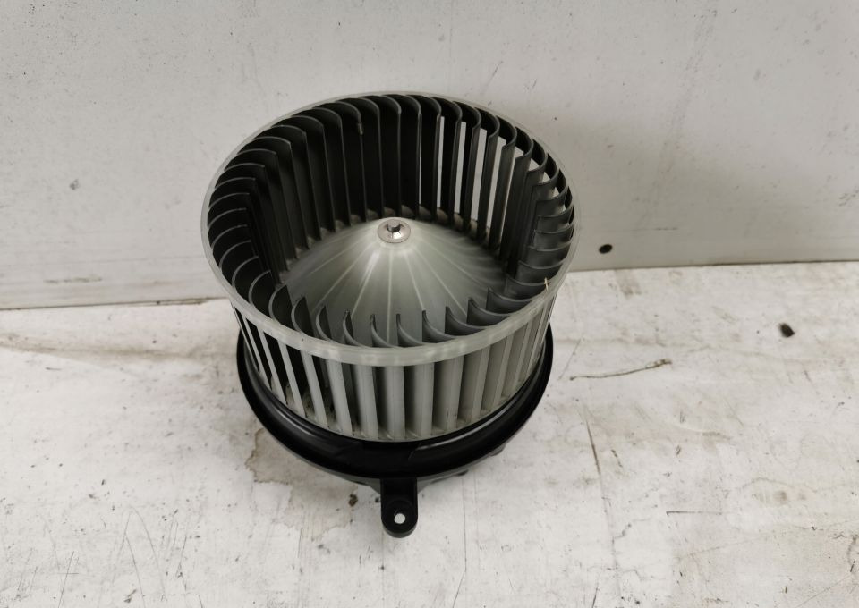 Silniczek nagrzewnicy MERCEDES ACTROS MP4 - Innenraumgebläse für LKW: das Bild 1 Silniczek nagrzewnicy MERCEDES ACTROS MP4 - Innenraumgebläse für LKW: das Bild 1