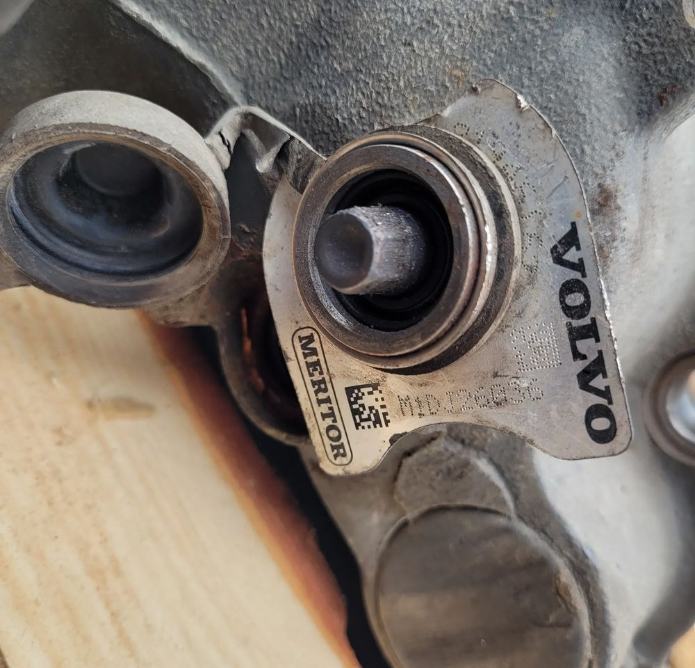 ZACISK MERITOR VOLVO FH4 ORYGINAŁ CENA ZA 1SZT CHWALIM116 - Bremsteile für LKW: das Bild 3 ZACISK MERITOR VOLVO FH4 ORYGINAŁ CENA ZA 1SZT CHWALIM116 - Bremsteile für LKW: das Bild 3