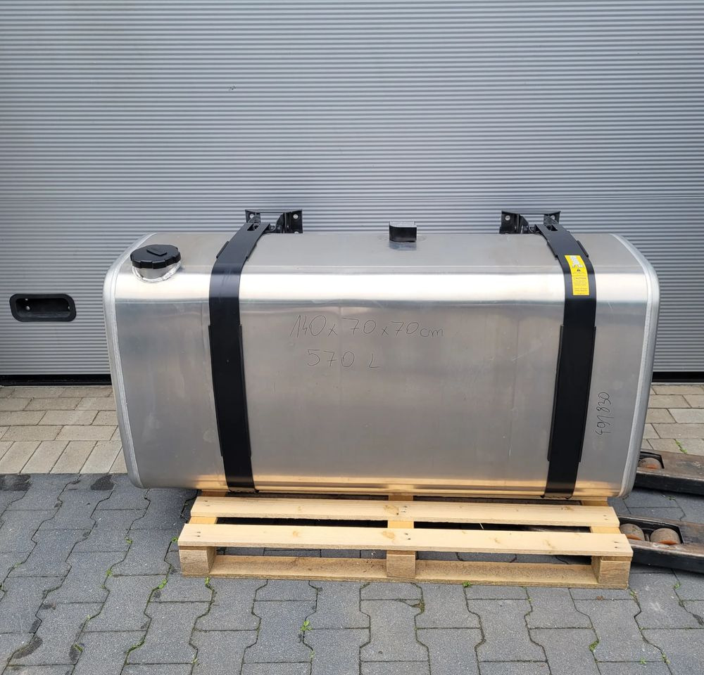 ZBIORNIK PALIWA VOLVO FH4 FH5 GAMA 140X70X70CM 21516453 570L CHWALIM116 - Kraftstoffaufbereitung/ Kraftstoffförderung für LKW: das Bild 1 ZBIORNIK PALIWA VOLVO FH4 FH5 GAMA 140X70X70CM 21516453 570L CHWALIM116 - Kraftstoffaufbereitung/ Kraftstoffförderung für LKW: das Bild 1