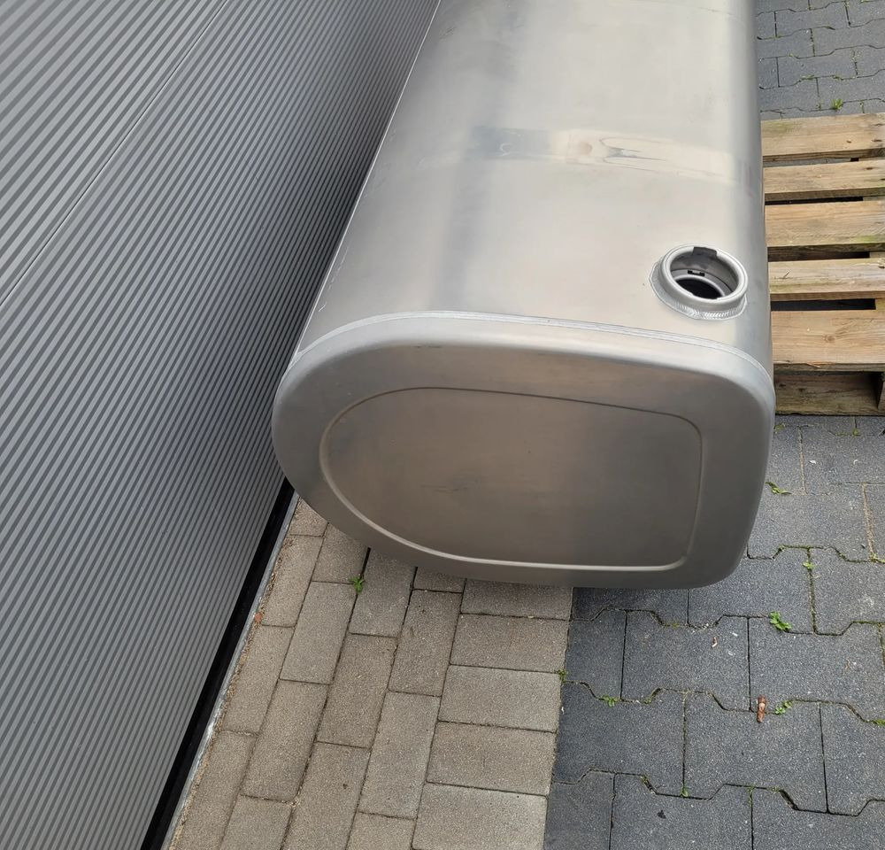 ZBIORNIK PALIWA VOLVO FH4 FH5 GAMA 160x55x68cm 505L 21516480 CHWALIM116 - Kraftstoffaufbereitung/ Kraftstoffförderung für LKW: das Bild 2 ZBIORNIK PALIWA VOLVO FH4 FH5 GAMA 160x55x68cm 505L 21516480 CHWALIM116 - Kraftstoffaufbereitung/ Kraftstoffförderung für LKW: das Bild 2