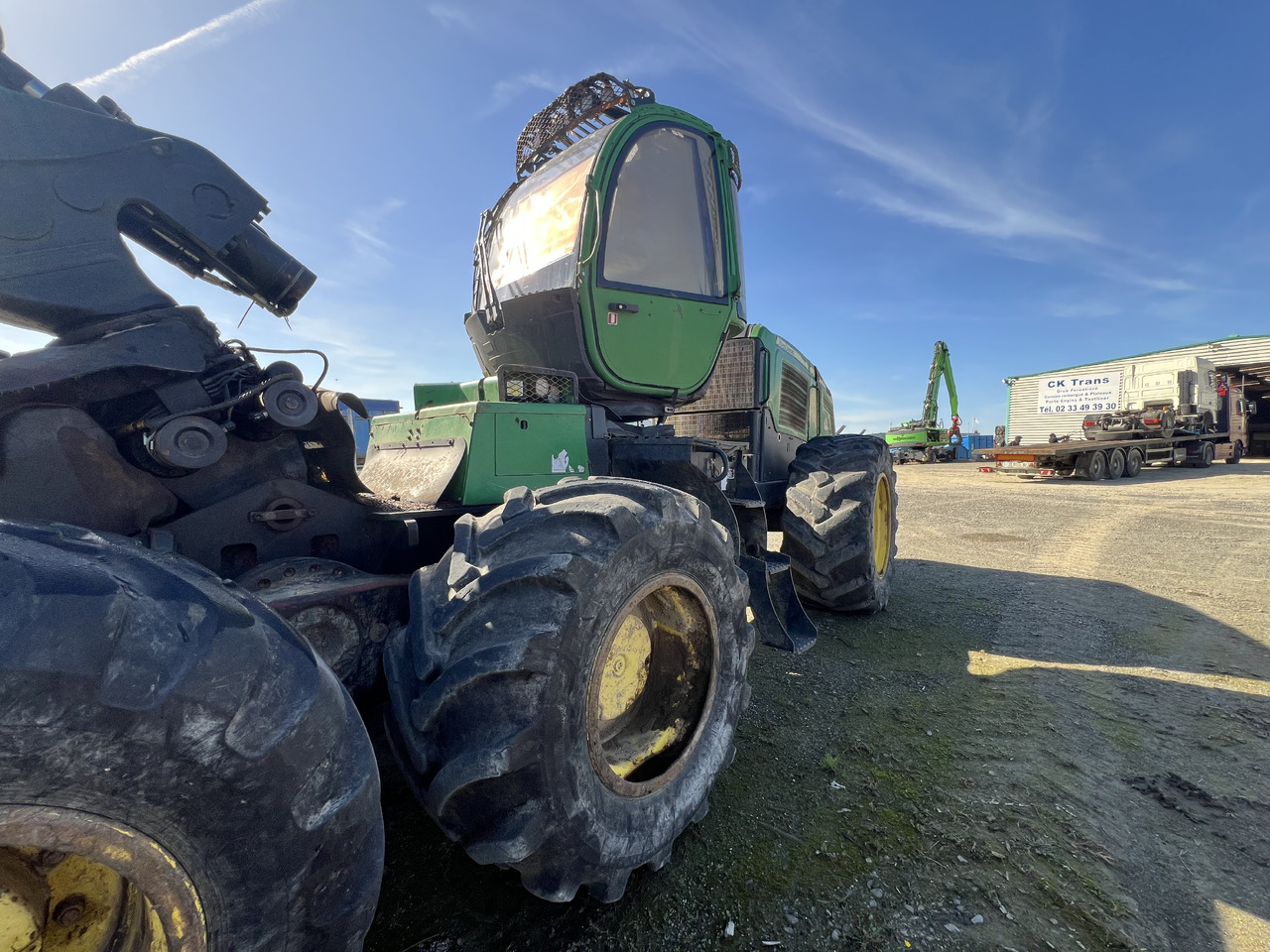 JOHN DEERE 1270E - Harvester: das Bild 1 JOHN DEERE 1270E - Harvester: das Bild 1