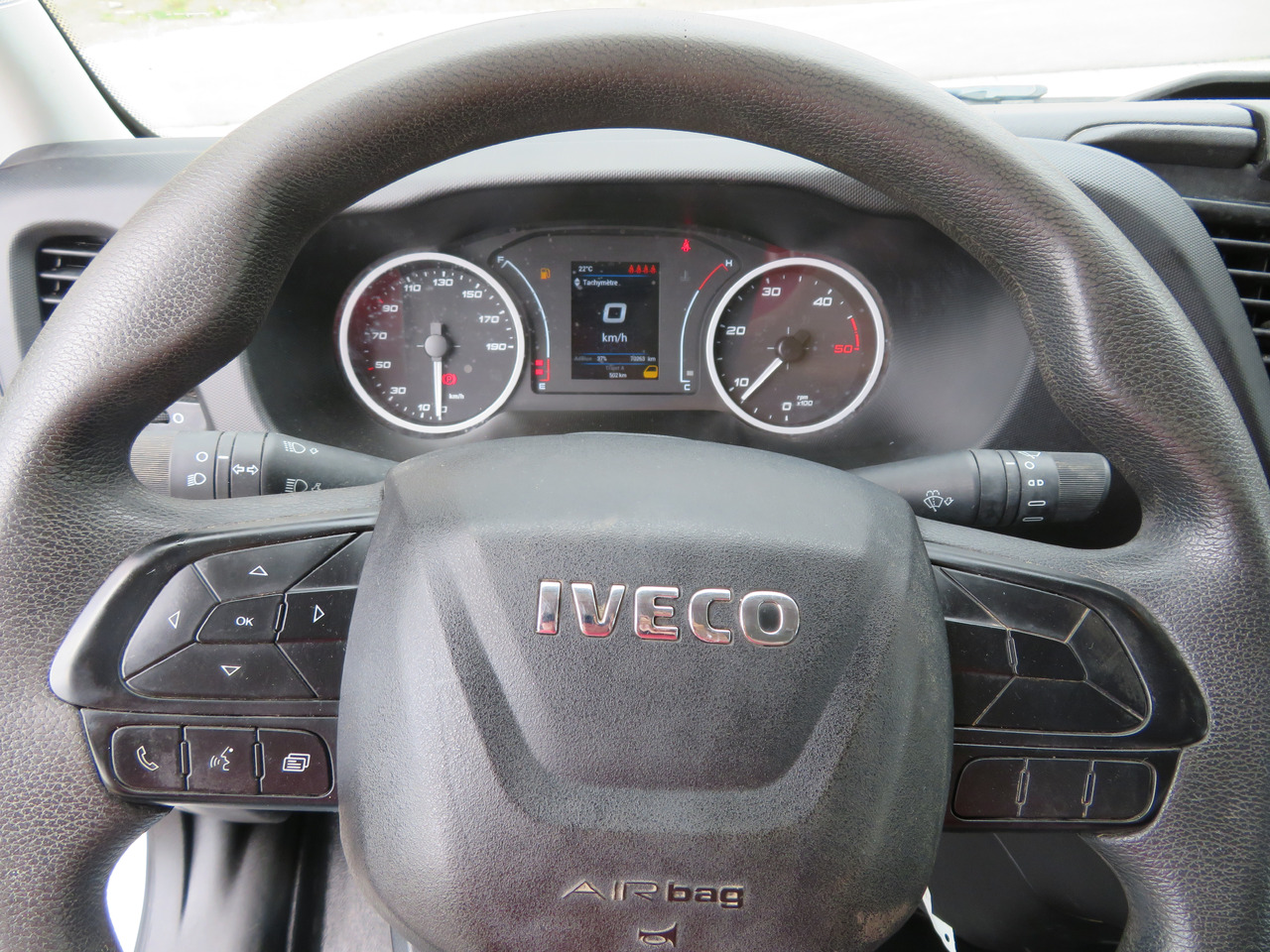 Kipper Transporter, Transporter mit Doppelkabine IVECO Daily 35C16 3.0 Dubbel cabine: das Bild 16