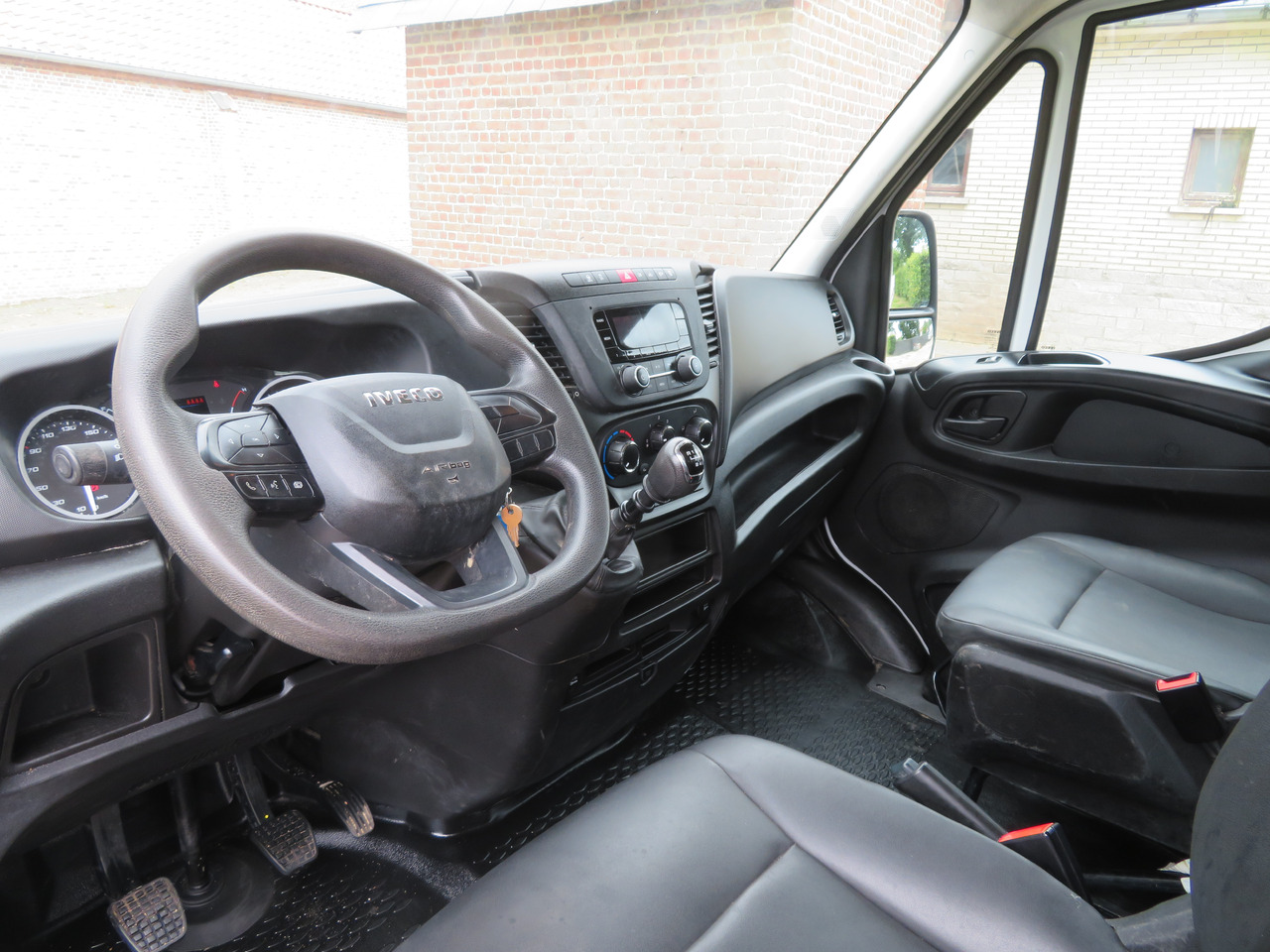 Kipper Transporter, Transporter mit Doppelkabine IVECO Daily 35C16 3.0 Dubbel cabine: das Bild 12