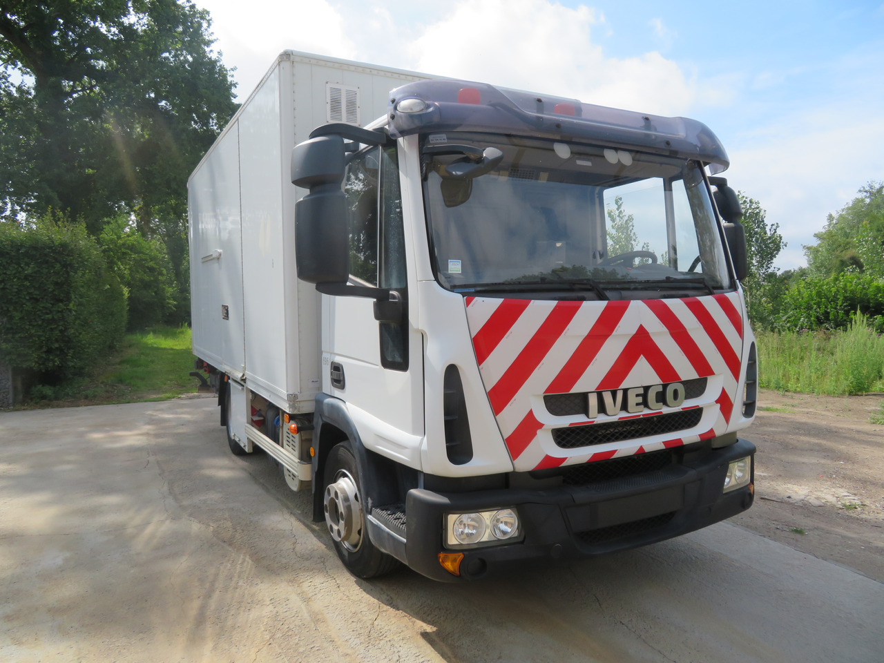 Iveco Eurocargo ML100E18 - Koffer LKW: das Bild 1 Iveco Eurocargo ML100E18 - Koffer LKW: das Bild 1