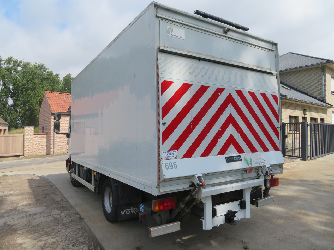 Iveco Eurocargo ML100E18 - Koffer LKW: das Bild 5 Iveco Eurocargo ML100E18 - Koffer LKW: das Bild 5