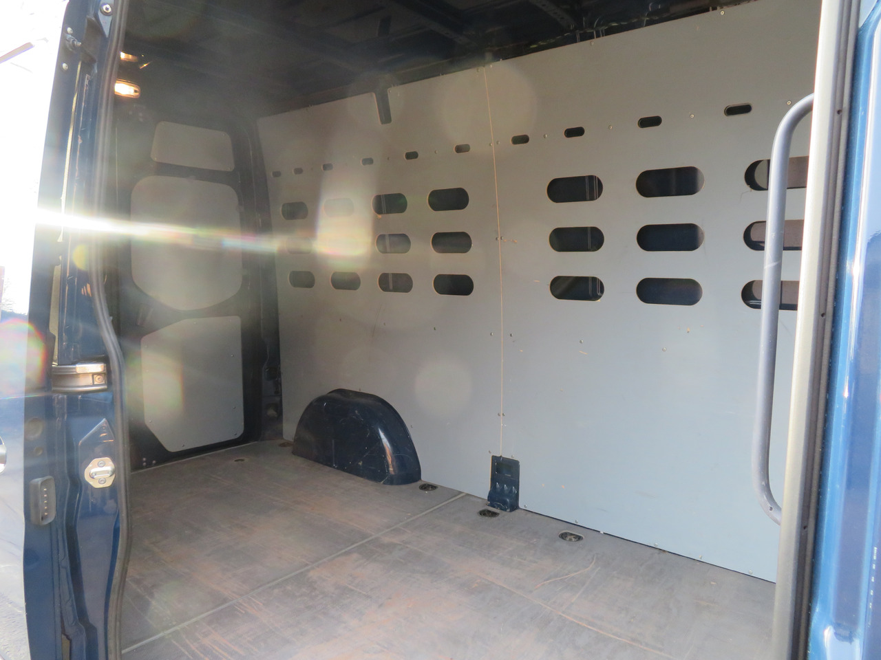 Kleintransporter Mercedes-Benz Sprinter 311CDi: das Bild 9 Kleintransporter Mercedes-Benz Sprinter 311CDi: das Bild 9