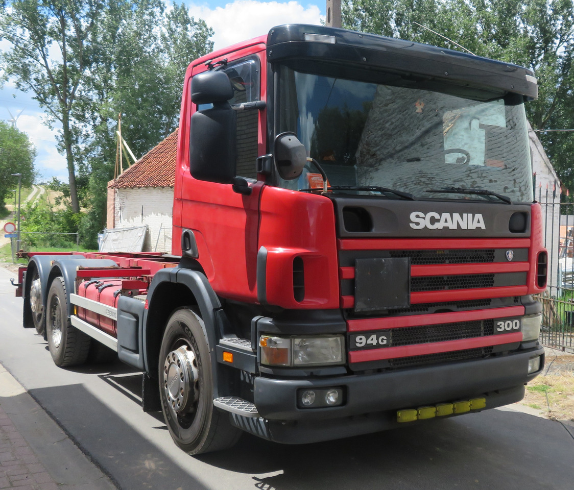 Scania 94 GB 6X2 - Fahrgestell LKW: das Bild 1 Scania 94 GB 6X2 - Fahrgestell LKW: das Bild 1