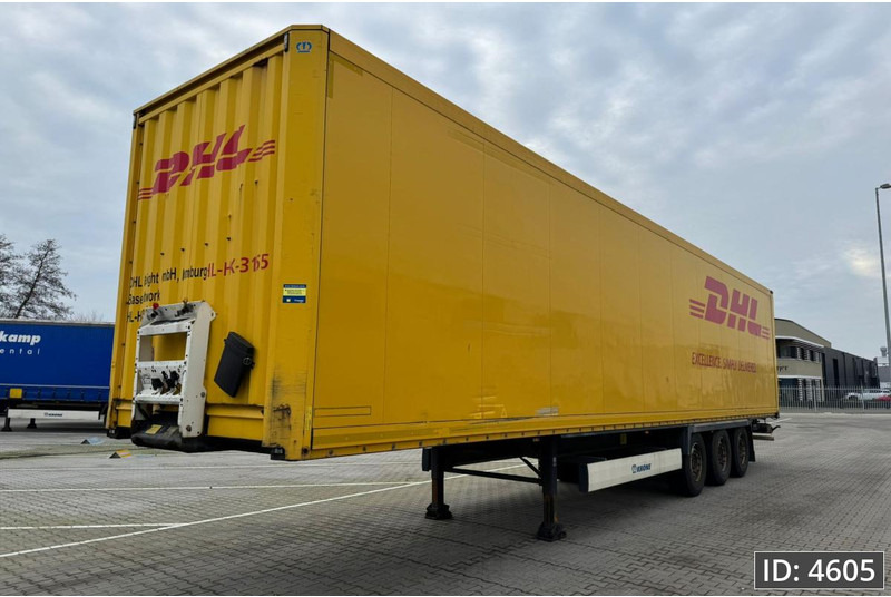Krone SD / Disk brakes - Koffer Auflieger: das Bild 1 Krone SD / Disk brakes - Koffer Auflieger: das Bild 1