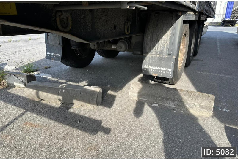 Krone SD / Drum brakes / Huckepack - Planenauflieger: das Bild 5 Krone SD / Drum brakes / Huckepack - Planenauflieger: das Bild 5