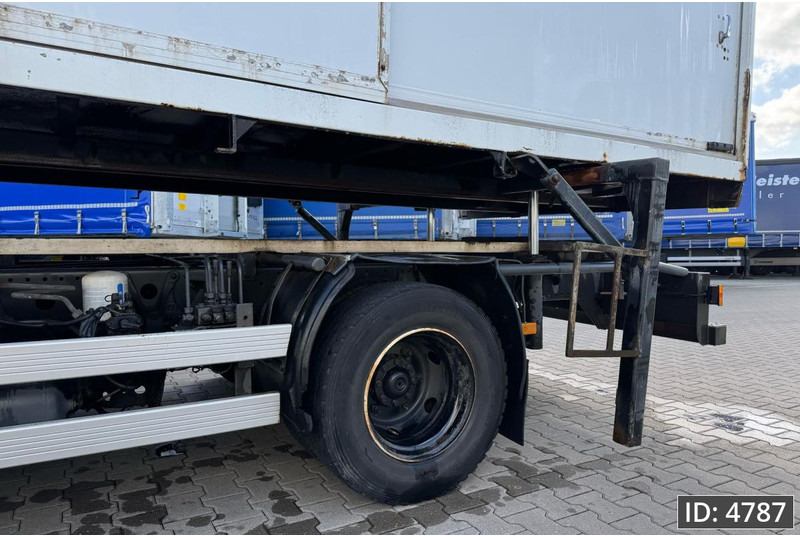 Mercedes-Benz Atego 816 Day Cab, Euro 5, BDF / EPS automatic / standklima / Hydraulic system - Containerwagen/ Wechselfahrgestell LKW: das Bild 3 Mercedes-Benz Atego 816 Day Cab, Euro 5, BDF / EPS automatic / standklima / Hydraulic system - Containerwagen/ Wechselfahrgestell LKW: das Bild 3