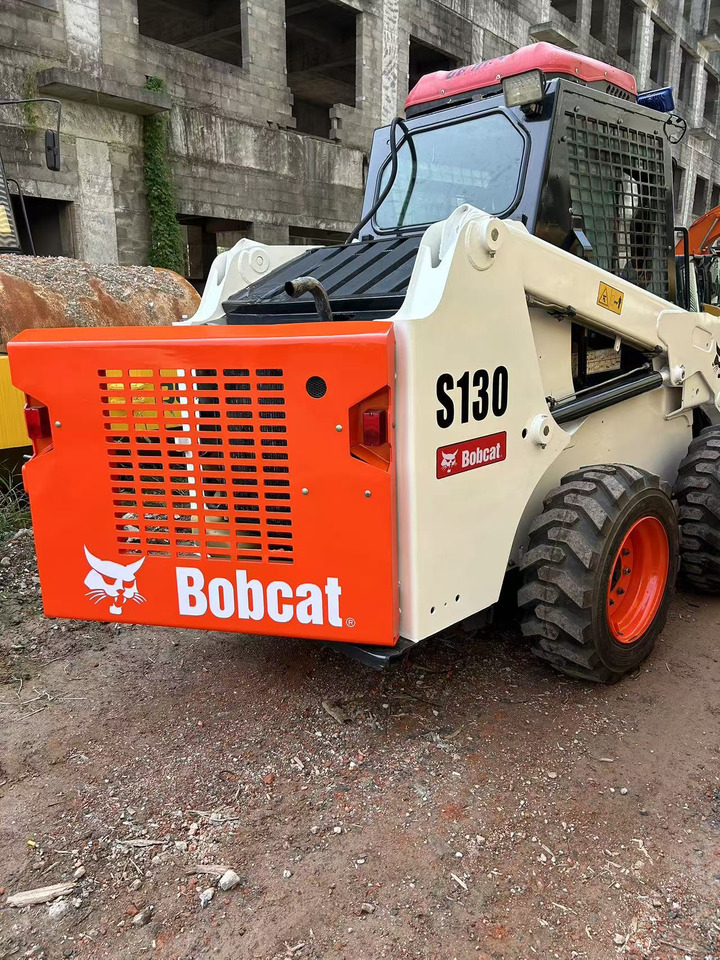 BOBCAT Skid Steer Loader S130 - Kompaktlader: das Bild 3 BOBCAT Skid Steer Loader S130 - Kompaktlader: das Bild 3