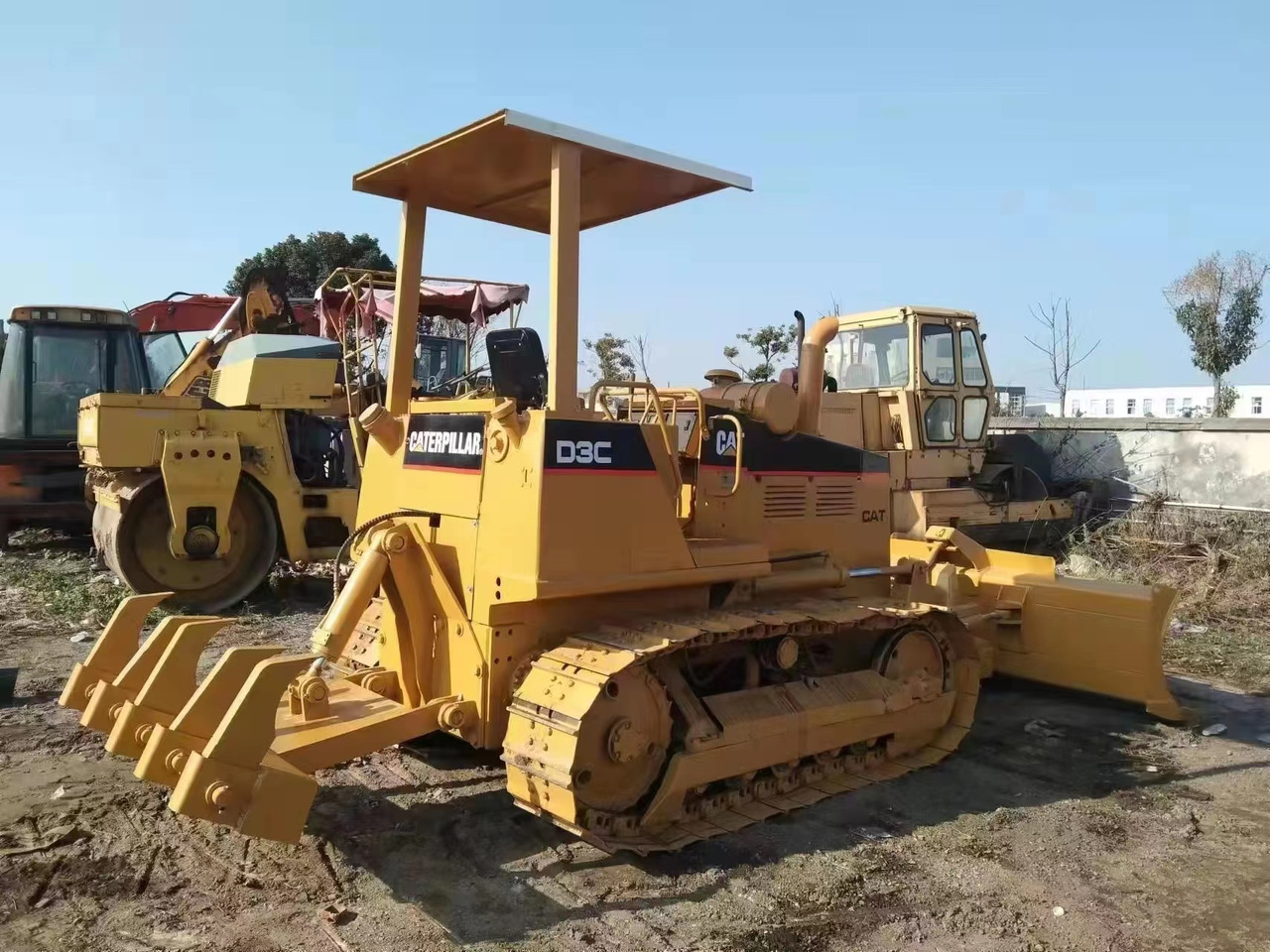 CAT D3C - Bulldozer: das Bild 2 CAT D3C - Bulldozer: das Bild 2