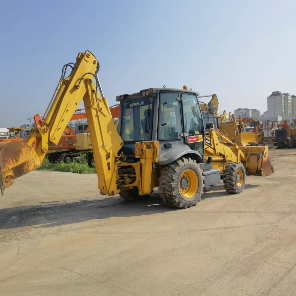 CATERPILLAR 420F - Baggerlader: das Bild 2 CATERPILLAR 420F - Baggerlader: das Bild 2