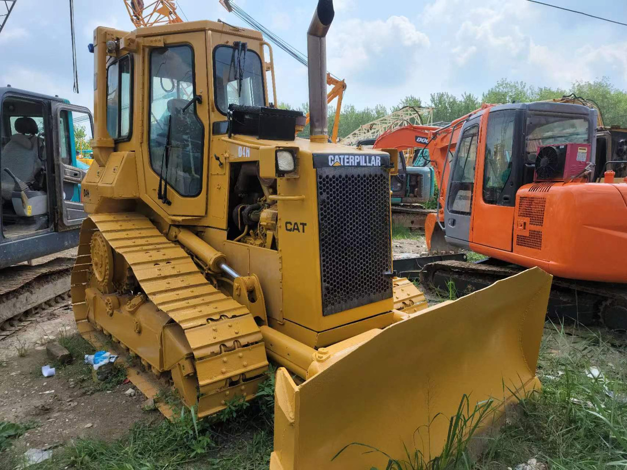 CATERPILLAR D4H - Bulldozer: das Bild 4 CATERPILLAR D4H - Bulldozer: das Bild 4