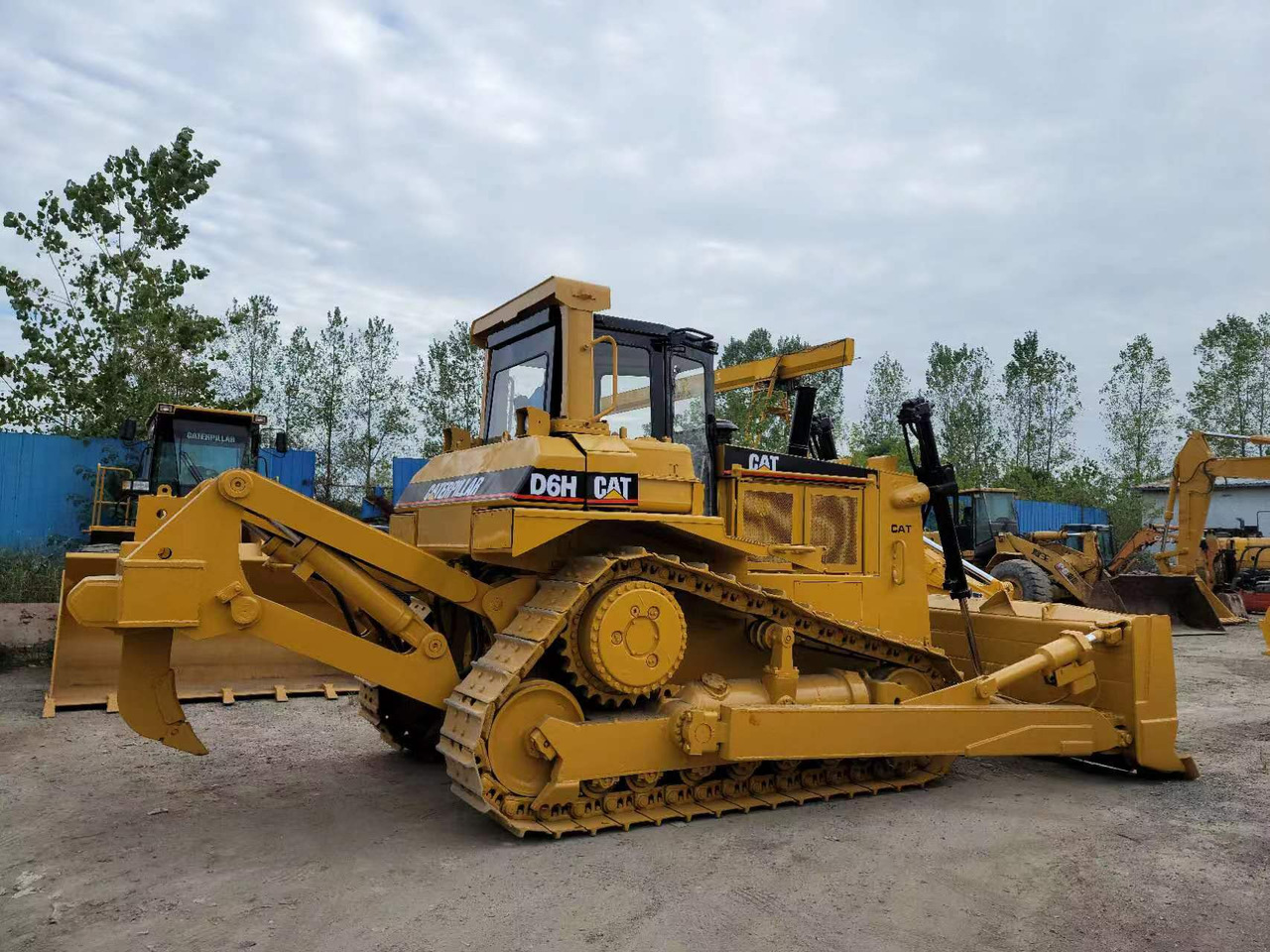 CATERPILLAR D6H - Bulldozer: das Bild 3 CATERPILLAR D6H - Bulldozer: das Bild 3