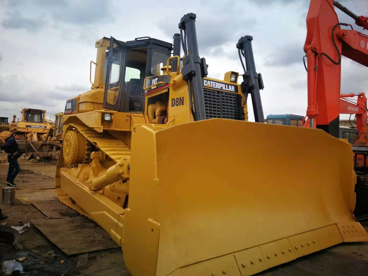 CATERPILLAR D8N - Radlader: das Bild 2 CATERPILLAR D8N - Radlader: das Bild 2