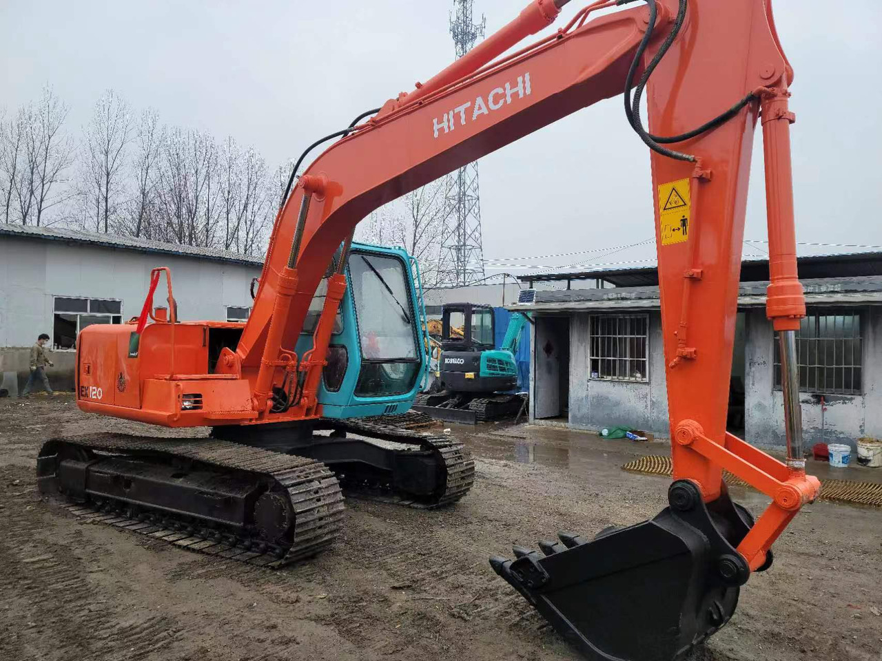 HITACHI EX120-3 - Kettenbagger: das Bild 3 HITACHI EX120-3 - Kettenbagger: das Bild 3