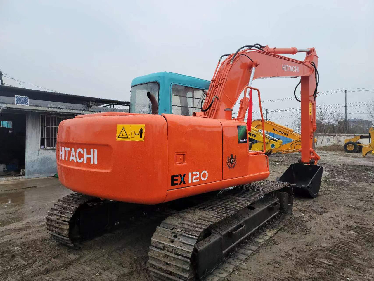HITACHI EX120-3 - Kettenbagger: das Bild 4 HITACHI EX120-3 - Kettenbagger: das Bild 4