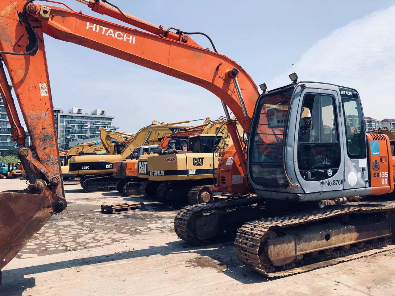 HITACHI EX135 - Kettenbagger: das Bild 1 HITACHI EX135 - Kettenbagger: das Bild 1