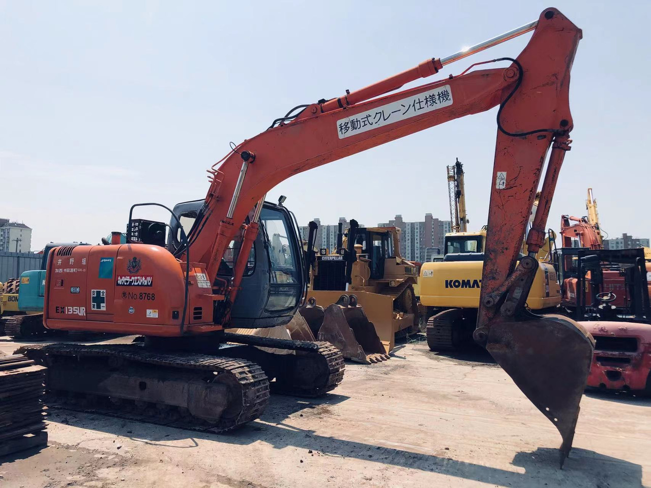 HITACHI EX135 - Kettenbagger: das Bild 4 HITACHI EX135 - Kettenbagger: das Bild 4