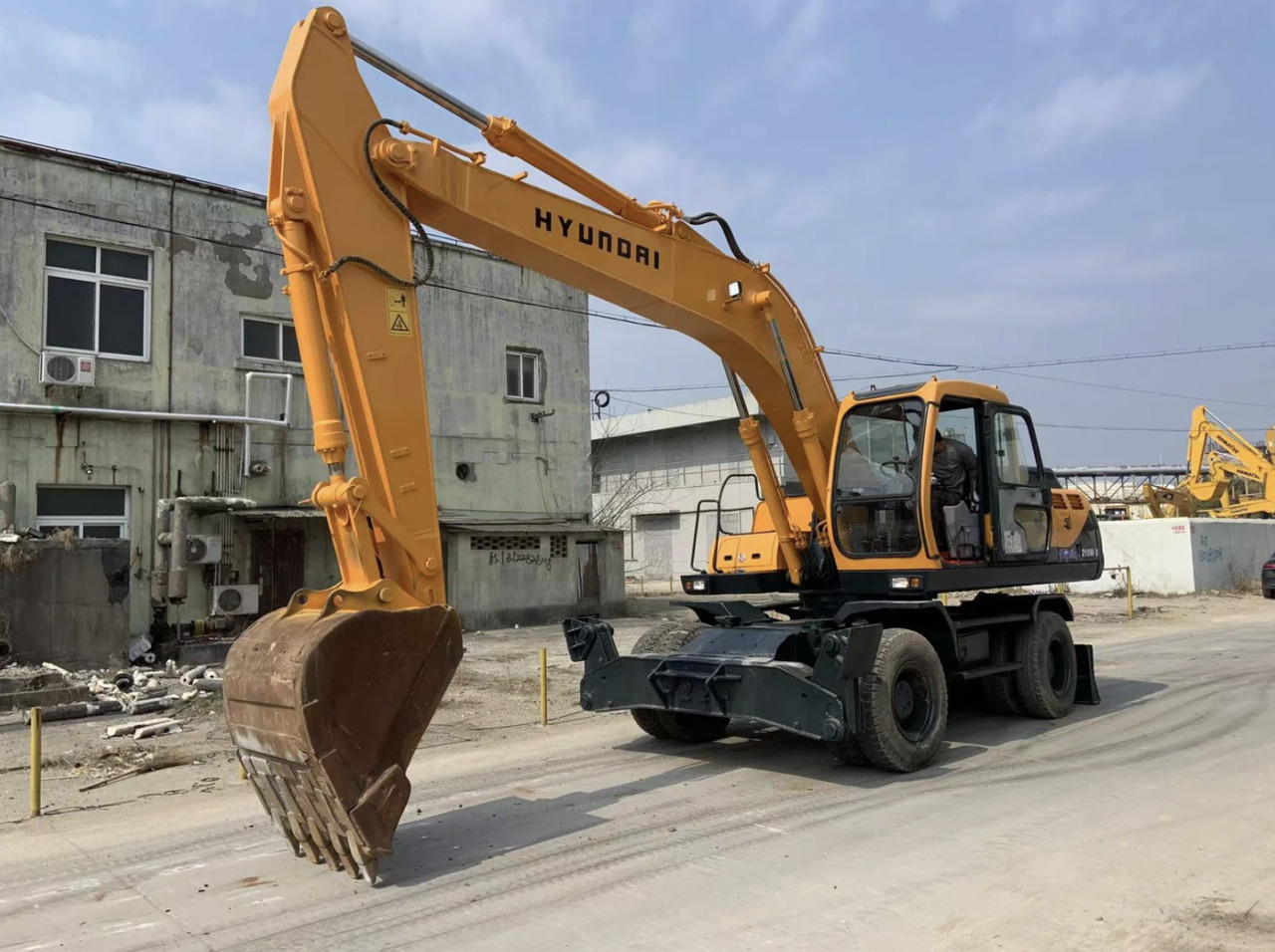 HYUNDAI R210W-9 - Radlader: das Bild 3 HYUNDAI R210W-9 - Radlader: das Bild 3